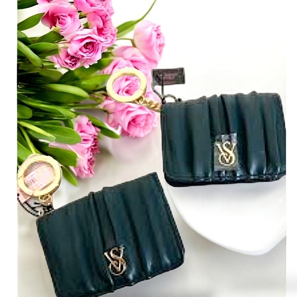 Victoria's Secret New PINK Signature Flap Card Case Keychain Wallet Hunter Green - Picture 7 of 7